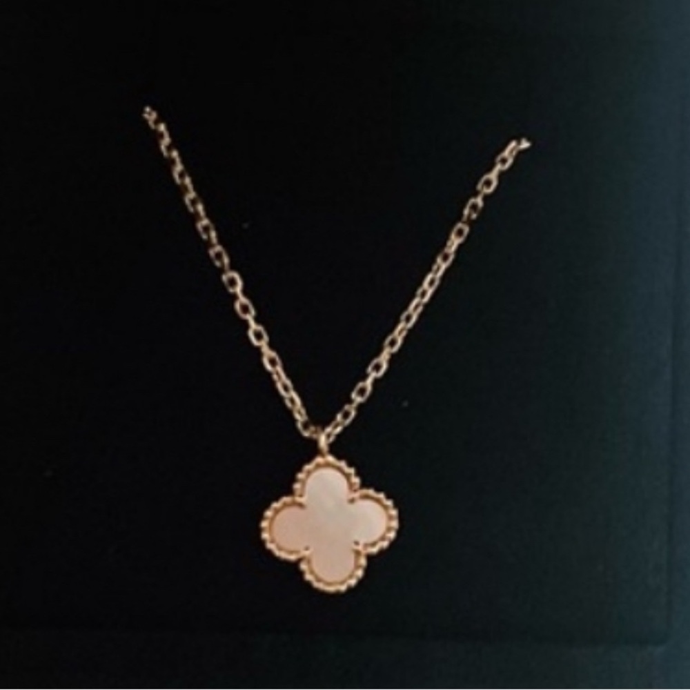 Vancleef & Arpels Gold Alhambra Clover Pendant Necklace